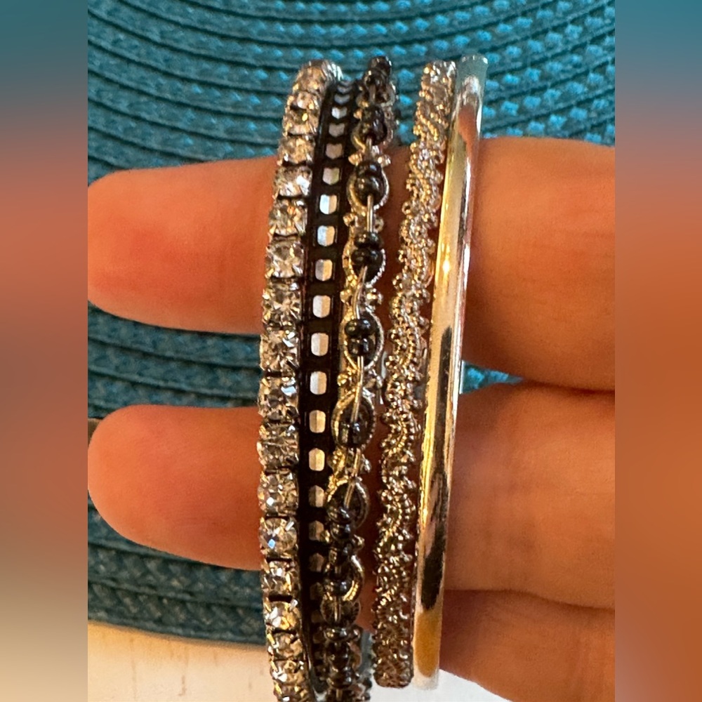 Bangle bracelet set - Picture 2 of 4